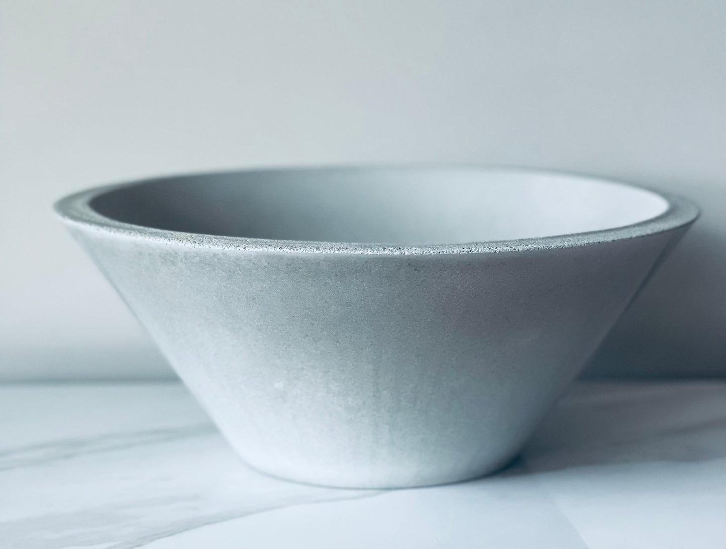 Inori  Bowl • Textured Edge