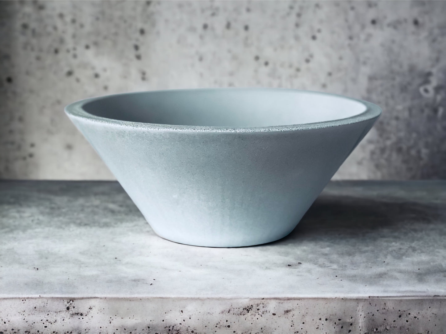 Inori  Bowl • Textured Edge